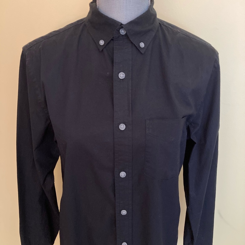Old navy size small black button up